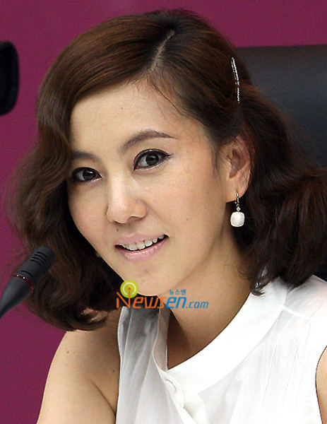 Những kiều nữ Hàn bị biến dạng do phẫu thuật thẩm mỹ 14 Những kiều nữ Hàn bị biến dạng do phẫu thuật thẩm mỹ 14