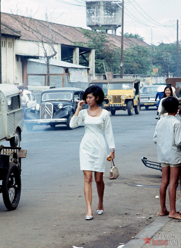 Chùm ảnh cuộc sống phóng khoáng của phụ nữ Sài Gòn những năm 60 15