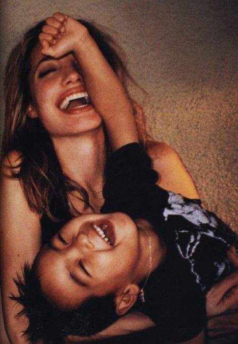 Angelina Jolie: “Tôi cắt buồng trứng vì muốn thấy các con trưởng thành”
