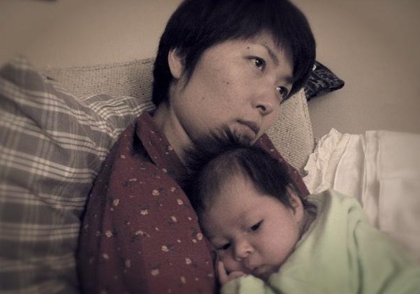Hành trình vượt qua chứng trầm cảm sau sinh của một bà mẹ Nhật 1