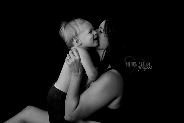 Bộ ảnh khiến các bà mẹ thêm yêu quý cơ thể mình hơn 14