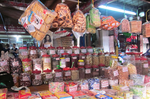 H&agrave;ng Tết bắt đầu tăng gi&aacute; 1