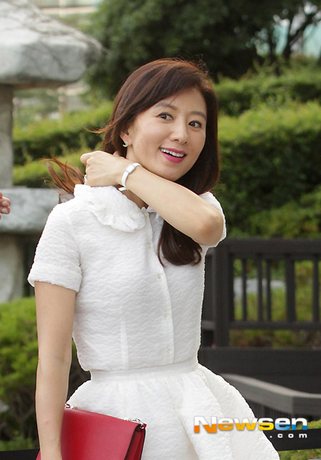 Bà xã Jang Dong Gun trẻ trung như gái đôi mươi ở tuổi 42 9