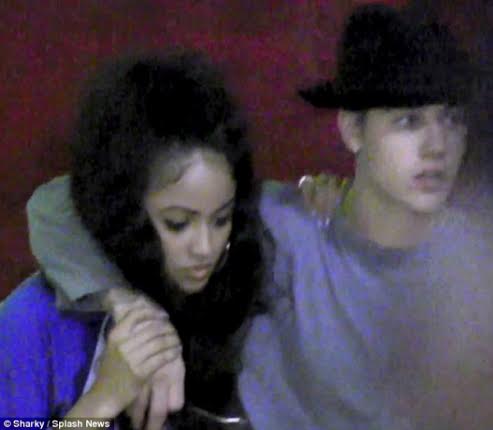 Justin Bieber thân mật bên gái lạ sau khi làm lành với Selena Gomez 6