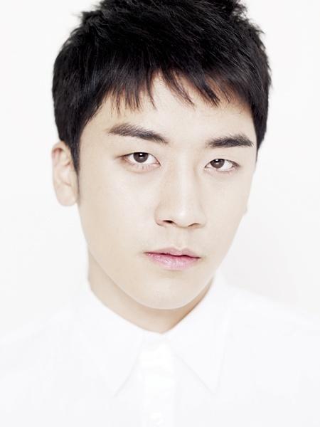 Seungri thành viên nhóm Big Bang gặp tai nạn giao thông 1