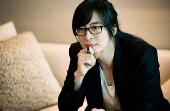 Bae Yong Joon từ hoàng tử bạch mã đến ông hoàng bí ẩn 8