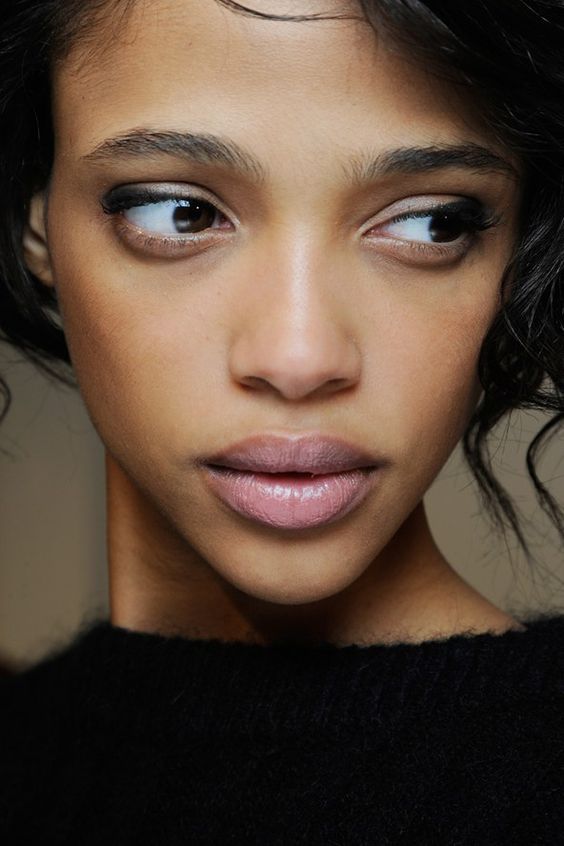 Deep-medium skin Deep-medium skin