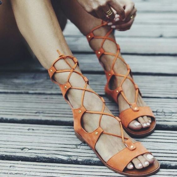 6 kiểu sandals mà hè này đi đến đâu bạn cũng thấy xuất hiện