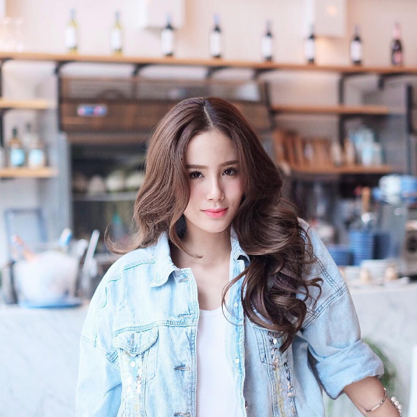 Tự uốn tóc xoăn Tự uốn tóc xoăn