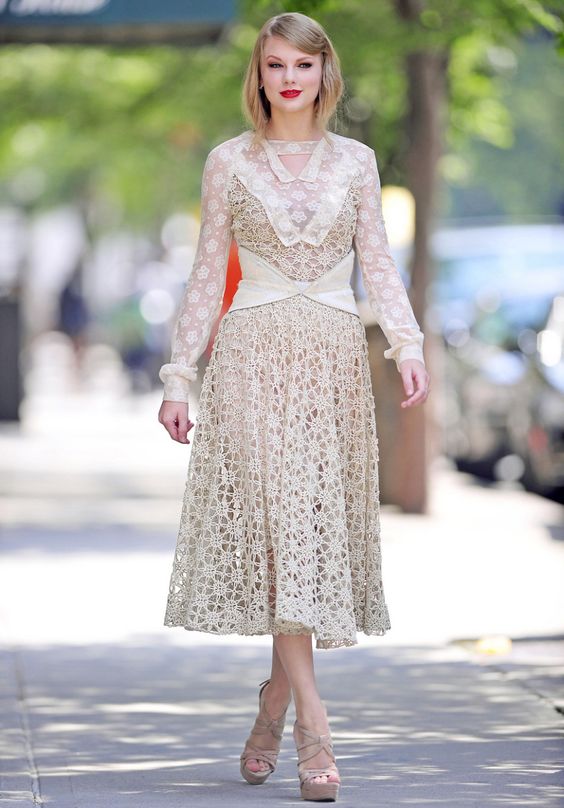 Gu thời trang của Taylor Swift thay đổi thế nào qua các thời kỳ bạn trai Gu thời trang của Taylor Swift thay đổi thế nào qua các thời kỳ bạn trai