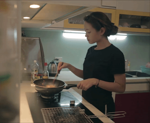 Quang Thành và Vân Anh - nhân vật chính trong đoạn clip cùng nhau nấu ăn đang khiến hội F.A phát hờn.