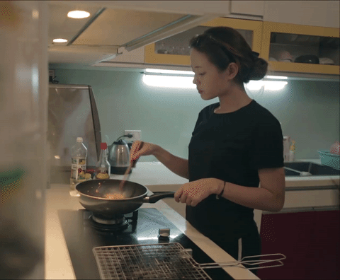 Quang Thành và Vân Anh - nhân vật chính trong đoạn clip cùng nhau nấu ăn đang khiến hội F.A phát hờn. Quang Thành và Vân Anh - nhân vật chính trong đoạn clip cùng nhau nấu ăn đang khiến hội F.A phát hờn.