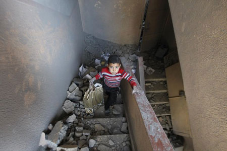 Xúc động hình ảnh trẻ em giữa làn đạn Israel - Gaza 13