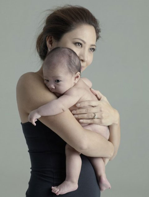 Mỹ nh&acirc;n Hồng K&ocirc;ng khoe 