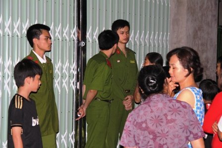 Bắt c&oacute;c tống tiền l&uacute;c nửa đ&ecirc;m ở H&agrave; Nội 4
