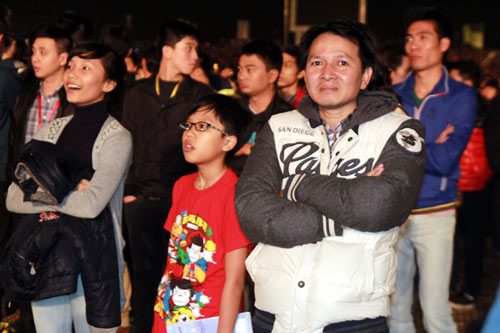 Lần đầu ti&ecirc;n r&otilde; mặt chồng danh h&agrave;i V&acirc;n Dung 2