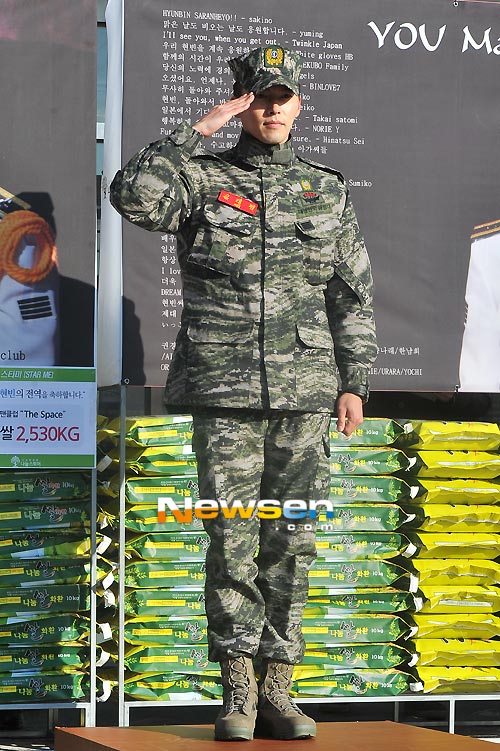 Hyun Bin rơi nước mắt ngày xuất ngũ 2