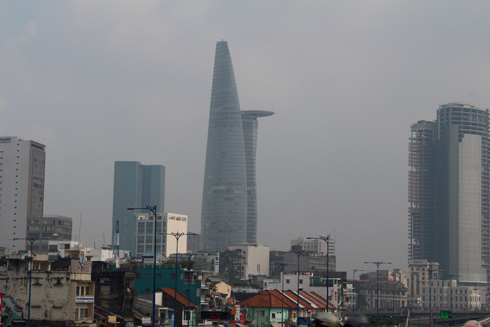 TP.HCM ch&igrave;m trong sương m&ugrave;  3