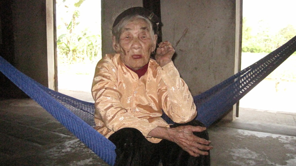 Nghệ An: Cụ bà 45 năm không ăn cơm qua đời 1