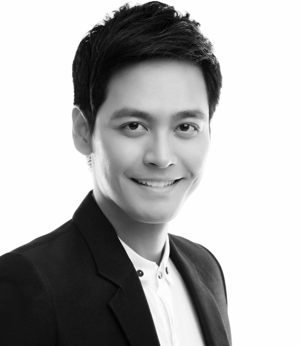 MC Phan Anh ch&agrave;o đ&oacute;n qu&yacute; tử thứ hai 2