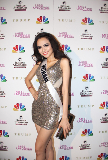 Diễm Hương "chu m&ocirc;i" chia tay HHHV 2012  2