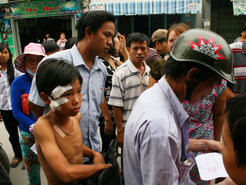 TPHCM: Nổ kinh hoàng, một người cháy đen 7