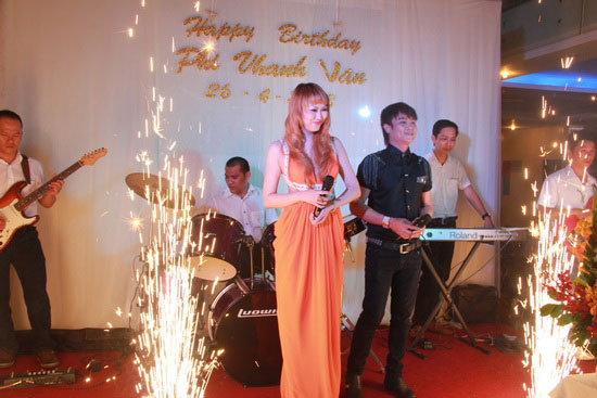 Sao Việt “đốt tiền” vào những tiệc sinh nhật xa xỉ 32