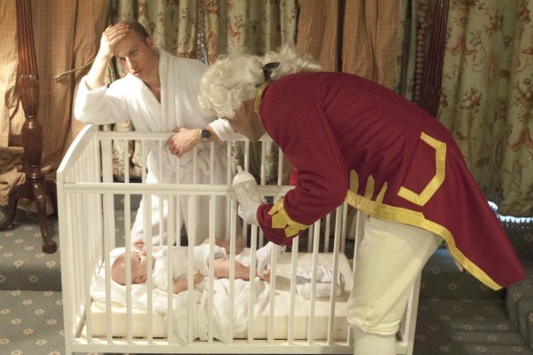 Bộ ảnh hài hước: Khi Hoàng gia Anh chào đón "Hoàng tử nhí" 4