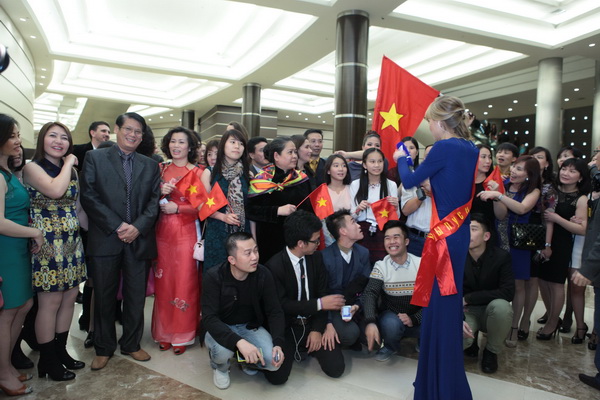 Trương Thị May để lại ấn tượng tốt đẹp với c&aacute;c th&iacute; sinh HHHV 4