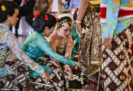 Những đám cưới xa xỉ gây xôn xao trong năm 2013  8