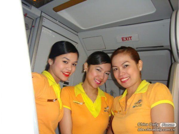 Ngắm vẻ xinh đẹp của các nữ tiếp viên hàng không trên toàn thế giới 10