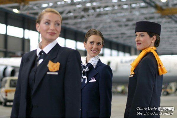 Ngắm vẻ xinh đẹp của các nữ tiếp viên hàng không trên toàn thế giới 34