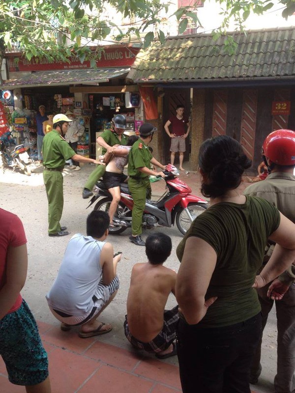 Hà Nội: Người phụ nữ ăn xin bị đâm trọng thương 2