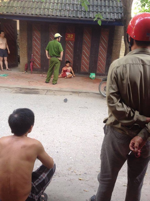 Hà Nội: Người phụ nữ ăn xin bị đâm trọng thương 1