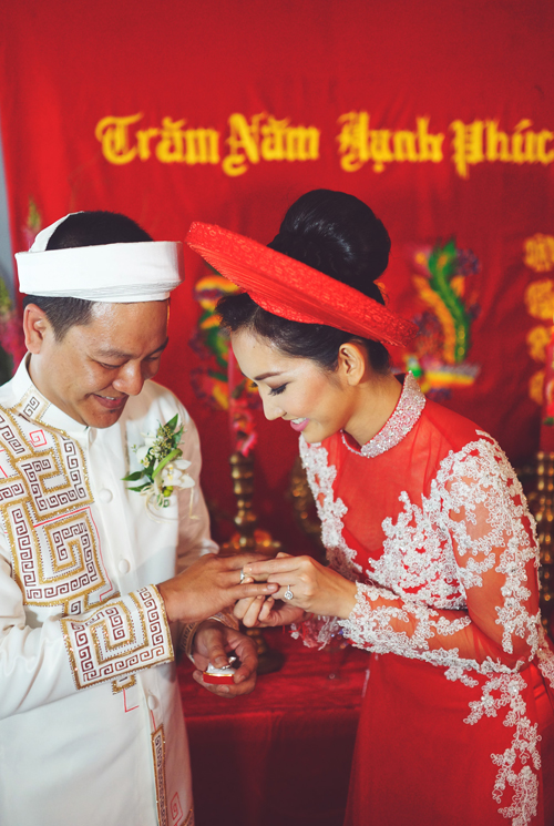Kim Hiền mặc áo dài truyền thống trong lễ cưới tại Mỹ 8