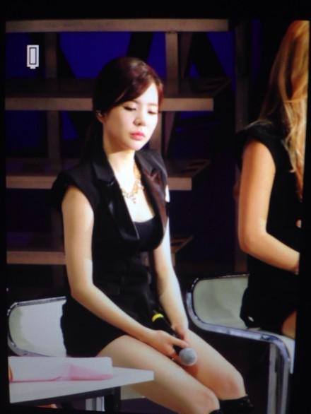 SNSD đ&atilde; o&agrave; kh&oacute;c khi h&aacute;t 