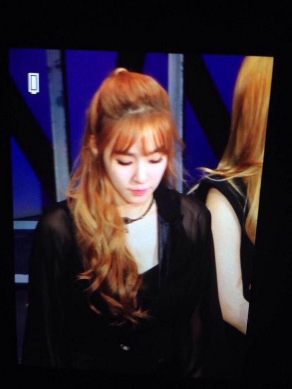 SNSD đ&atilde; o&agrave; kh&oacute;c khi h&aacute;t 