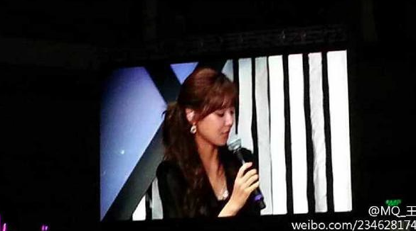 SNSD đ&atilde; o&agrave; kh&oacute;c khi h&aacute;t 