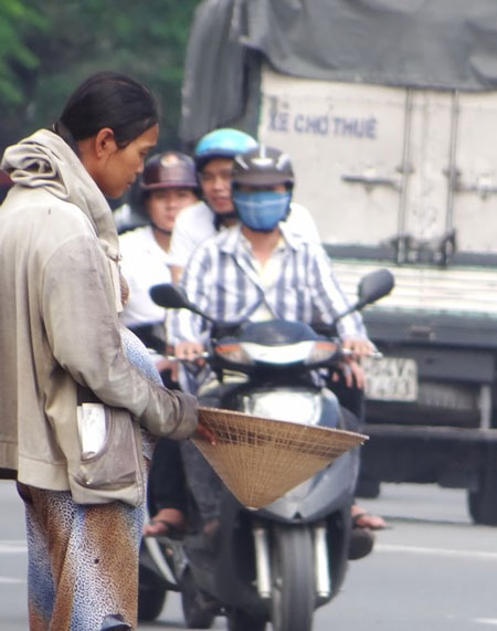 Bà bầu ăn xin, ba năm chưa… đẻ 2 Bà bầu ăn xin, ba năm chưa… đẻ 2