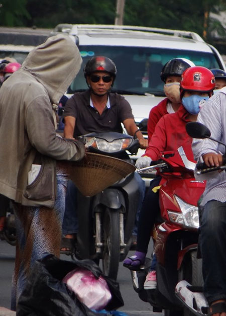 Bà bầu ăn xin, ba năm chưa… đẻ 3 Bà bầu ăn xin, ba năm chưa… đẻ 3