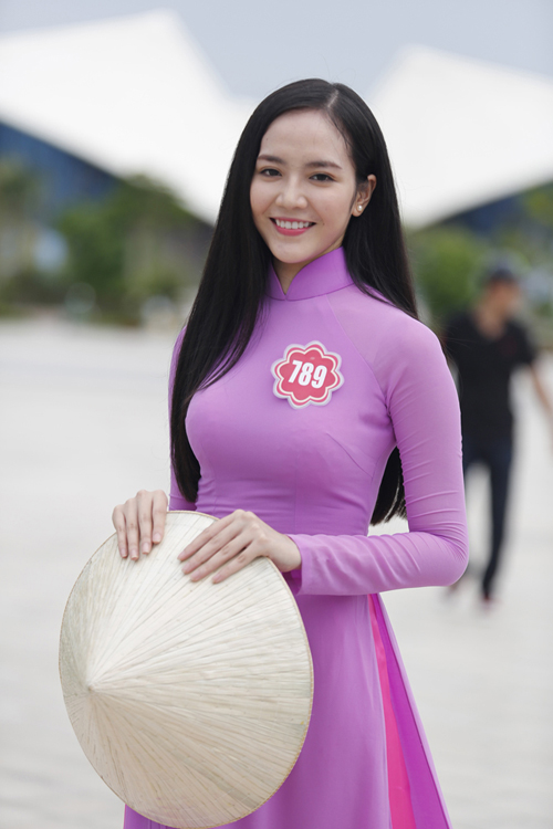 Cho&aacute;ng v&igrave; d&agrave;n hot girl nổi tiếng hội ngộ tranh t&agrave;i tại Hoa hậu Việt Nam 2014 14