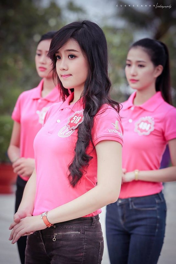 Cho&aacute;ng v&igrave; d&agrave;n hot girl nổi tiếng hội ngộ tranh t&agrave;i tại Hoa hậu Việt Nam 2014 8