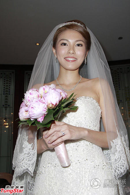 Nam vương TVB cưới vợ triệu phú 3
