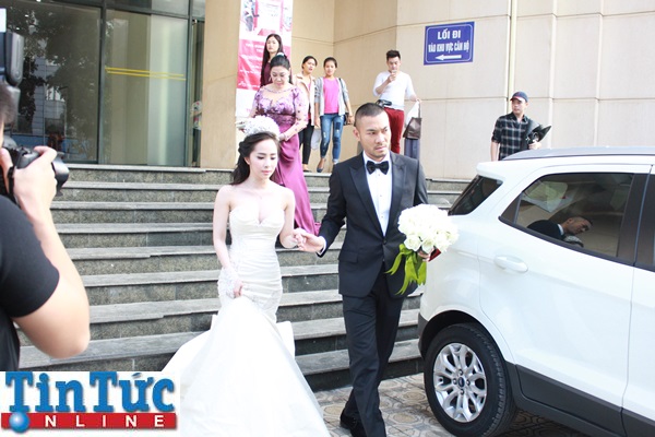 Doãn Tuấn - Quỳnh Nga di chuyển tới địa điểm tổ chức tiệc cưới 27