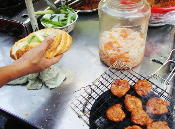 10 loại nhân bánh mì yêu thích của người Sài Gòn 7