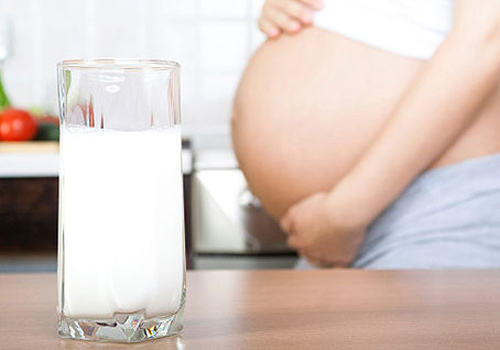 Uống sữa khi mang bầu: nhiều hay ít đều không tốt 1