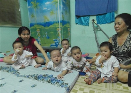 Ghé thăm bà mẹ sinh 5 đầu tiên tại Việt Nam 1