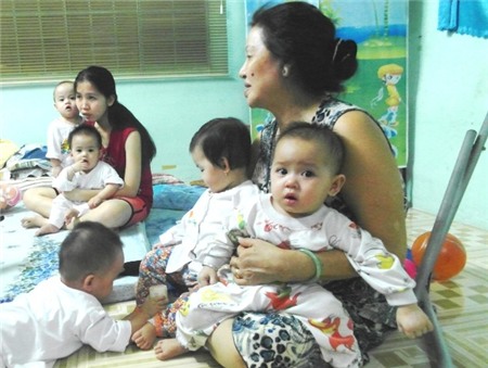 Ghé thăm bà mẹ sinh 5 đầu tiên tại Việt Nam 11