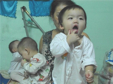Ghé thăm bà mẹ sinh 5 đầu tiên tại Việt Nam 14