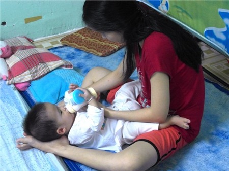 Ghé thăm bà mẹ sinh 5 đầu tiên tại Việt Nam 9